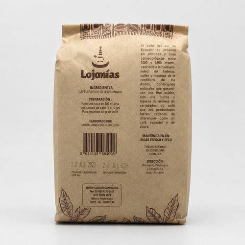 Parte posterior de la bolsa Café Lojanías Tradicional de Loja, con ingredientes, preparación, origen e información sanitaria.