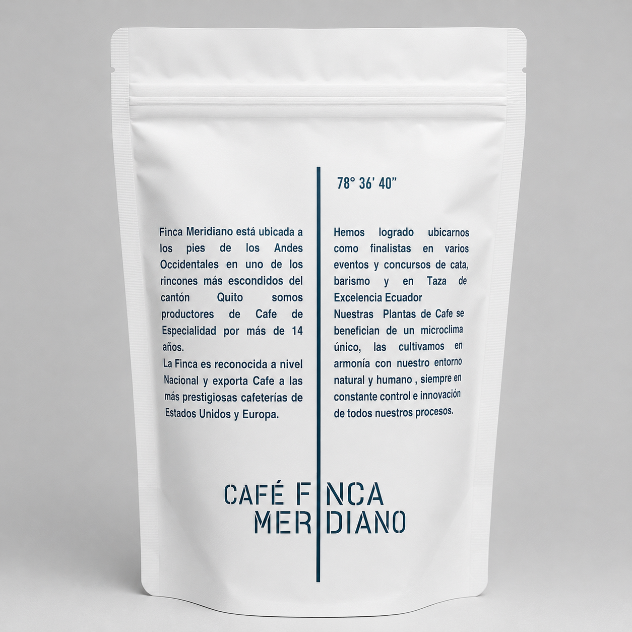 Parte posterior de la bolsa de Café Finca Meridiano, con información sobre la finca, su producción de café de especialidad y reconocimientos nacionales e internacionales.