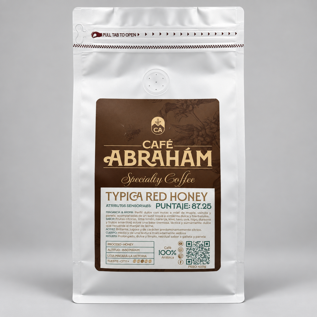 Café Abrahám Typica Red Honey 400 g, café de especialidad ecuatoriano de Loja, proceso honey, puntaje 87.25, en empaque blanco con etiqueta marrón.