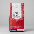 Empaque rojo de Café Mayu Tueste Oscuro, café orgánico arábigo de altura producido en Zamora Chinchipe, Ecuador.