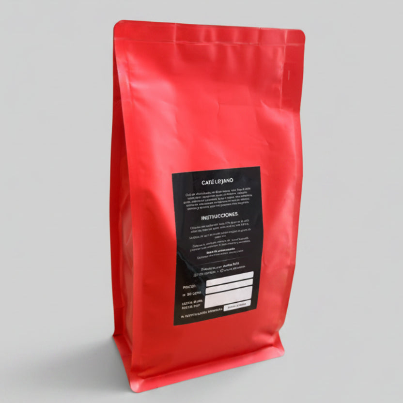Parte posterior de la bolsa de Jumbo Café Lojano con información de origen, preparación y conservación del café ecuatoriano de Cariamanga.