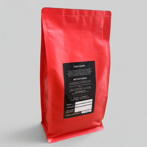 Parte posterior de la bolsa de Jumbo Café Lojano con información de origen, preparación y conservación del café ecuatoriano de Cariamanga.