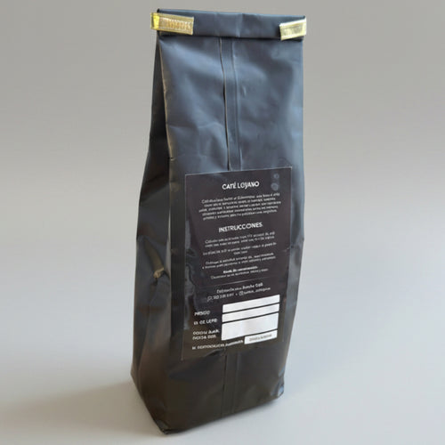 Empaque negro de Café Jumbo Lojano 400g, café natural de altura de Cariamanga, Loja, Ecuador